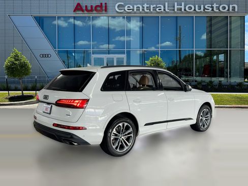 Used 2025 Audi Q7 2.0T Premium w/ Convenience Plus Package image 9