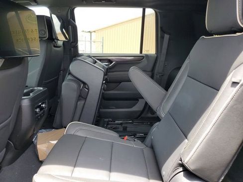 New 2026 GMC Yukon XL Elevation w/ Elevation Premium Package AWD/4WD image 11
