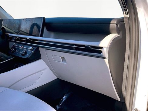 Used 2025 Hyundai Tucson SE image 17