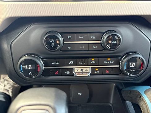 Used 2023 Ford Bronco Wildtrak AWD/4WD image 27