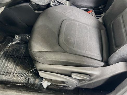 Used 2019 Jeep Renegade Latitude w/ Cold Weather Group AWD/4WD image 18