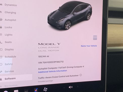 Used 2023 Tesla Model Y Long Range AWD/4WD image 23