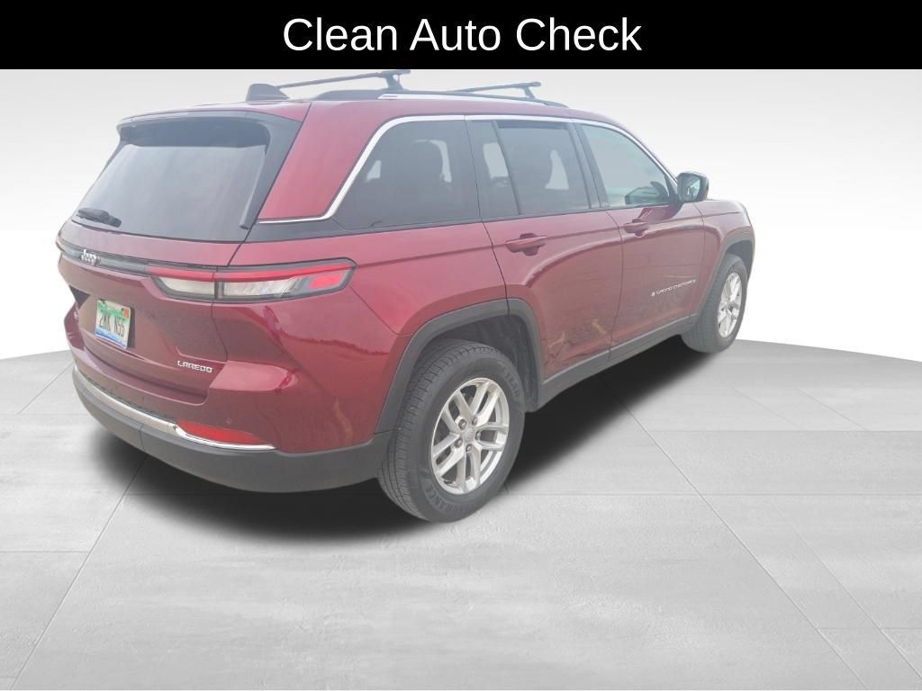 Used 2023 Jeep Grand Cherokee Laredo w/ Trailer Tow Prep Group (B) AWD/4WD image 6