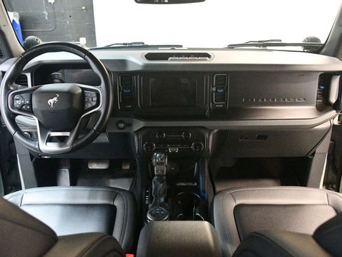 Used 2022 Ford Bronco Black Diamond image 5