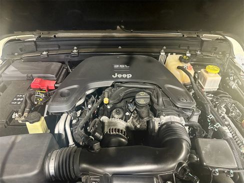 Used 2020 Jeep Gladiator Rubicon image 30