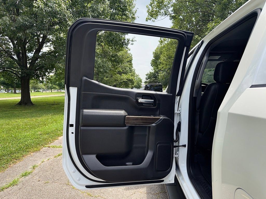 Used 2020 Chevrolet Silverado 1500 RST AWD/4WD image 28