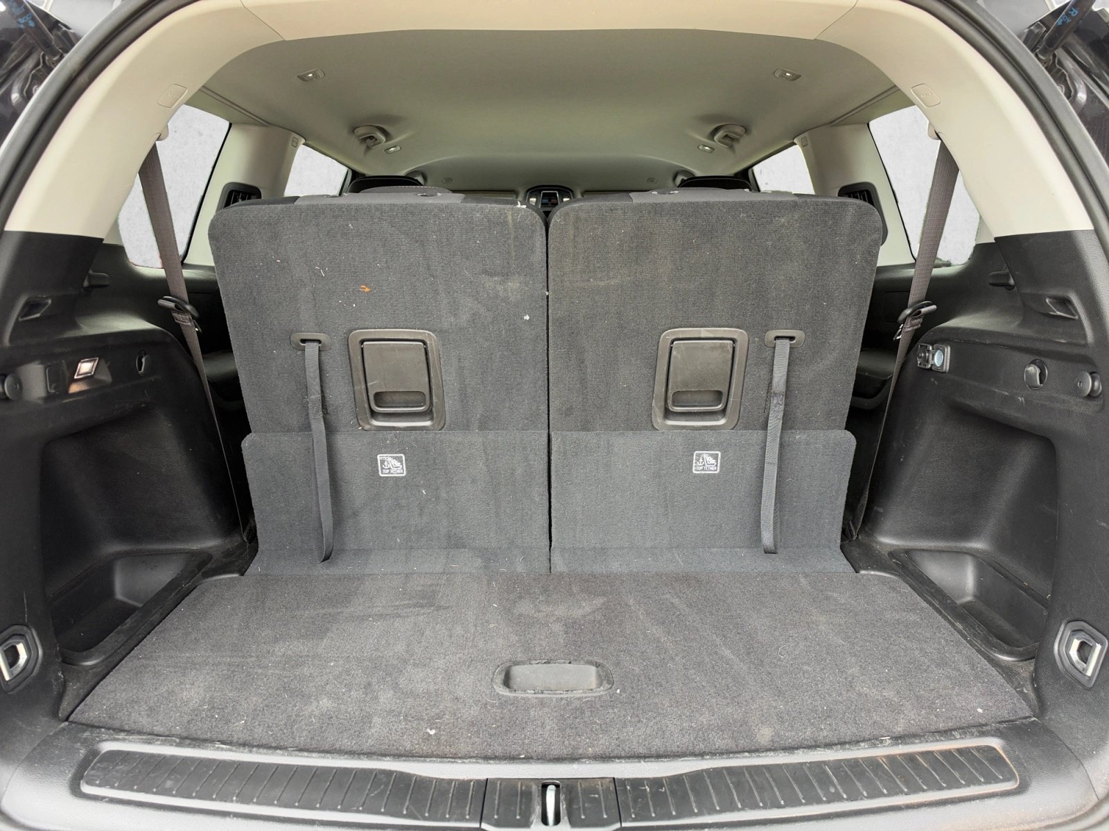 Used 2023 Jeep Grand Cherokee L Laredo RWD image 23