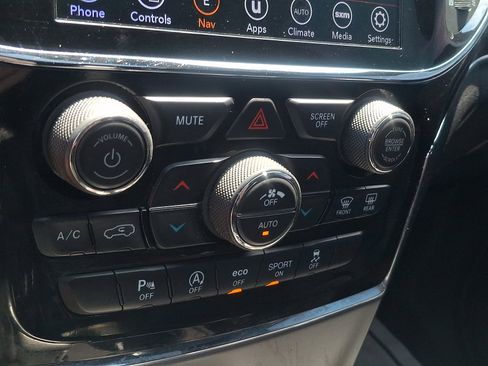 Used 2019 Jeep Grand Cherokee Limited AWD/4WD image 16