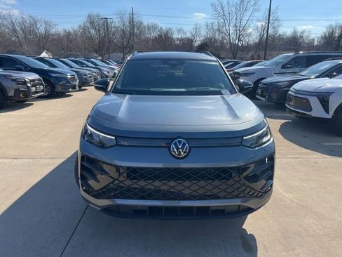 New 2026 Volkswagen Tiguan SE R-Line AWD/4WD image 2
