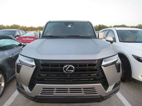 Used 2024 Lexus NX 250 FWD w/ Cold Area Package image 2
