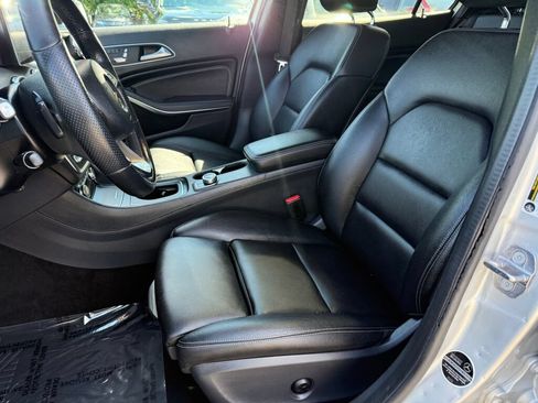 Used 2019 Mercedes-Benz GLA 250 4MATIC image 9
