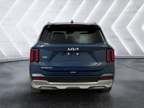 Used 2024 Kia Sorento S FWD image 5