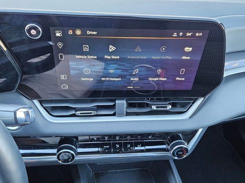 Used 2025 Chevrolet Equinox LT image 14