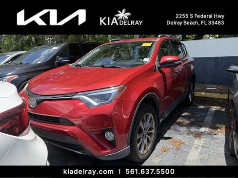Used 2017 Toyota RAV4 Limited FWD image 4