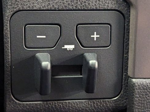 New 2025 Toyota Tacoma SR image 18