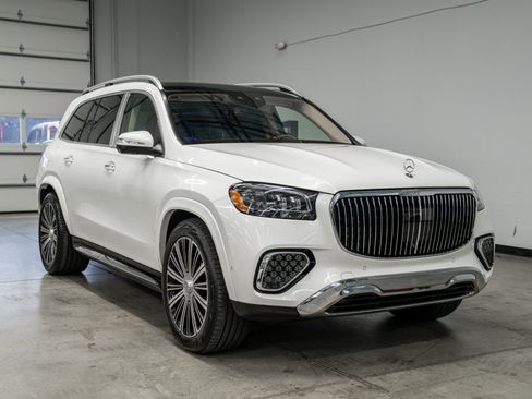 Used 2026 Mercedes-Benz Maybach GLS 600 4MATIC image 3