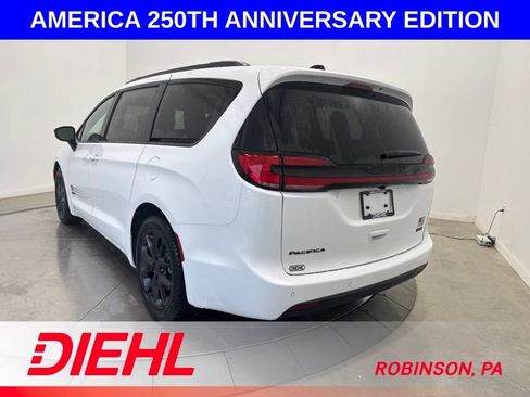 New 2027 Chrysler Pacifica Select FWD image 5