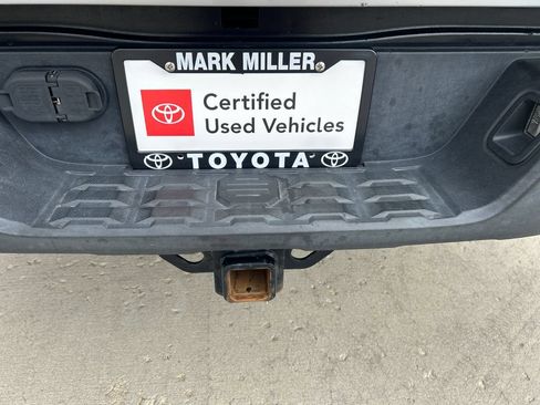 Certified 2018 Toyota Tacoma TRD Sport AWD/4WD image 31