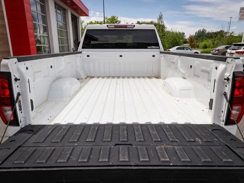 Used 2024 GMC Sierra 3500 SLE w/ SLE Convenience Package AWD/4WD image 5