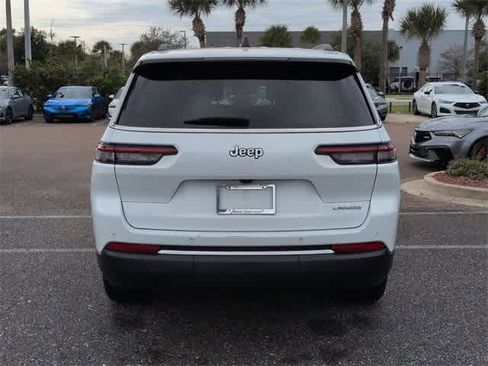 Used 2023 Jeep Grand Cherokee L Laredo image 7