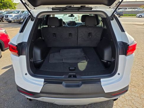 Used 2025 Chevrolet Blazer LT AWD/4WD image 13