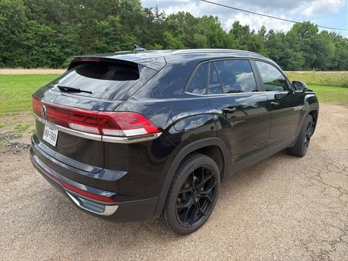 Used 2024 Volkswagen Atlas Cross Sport SE FWD image 6