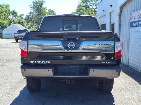 Used 2017 Nissan Titan Platinum Reserve w/ Off-Road Package AWD/4WD image 4