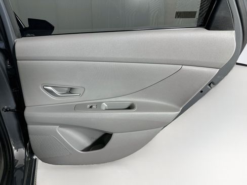 Used 2025 Hyundai Elantra SEL FWD image 29