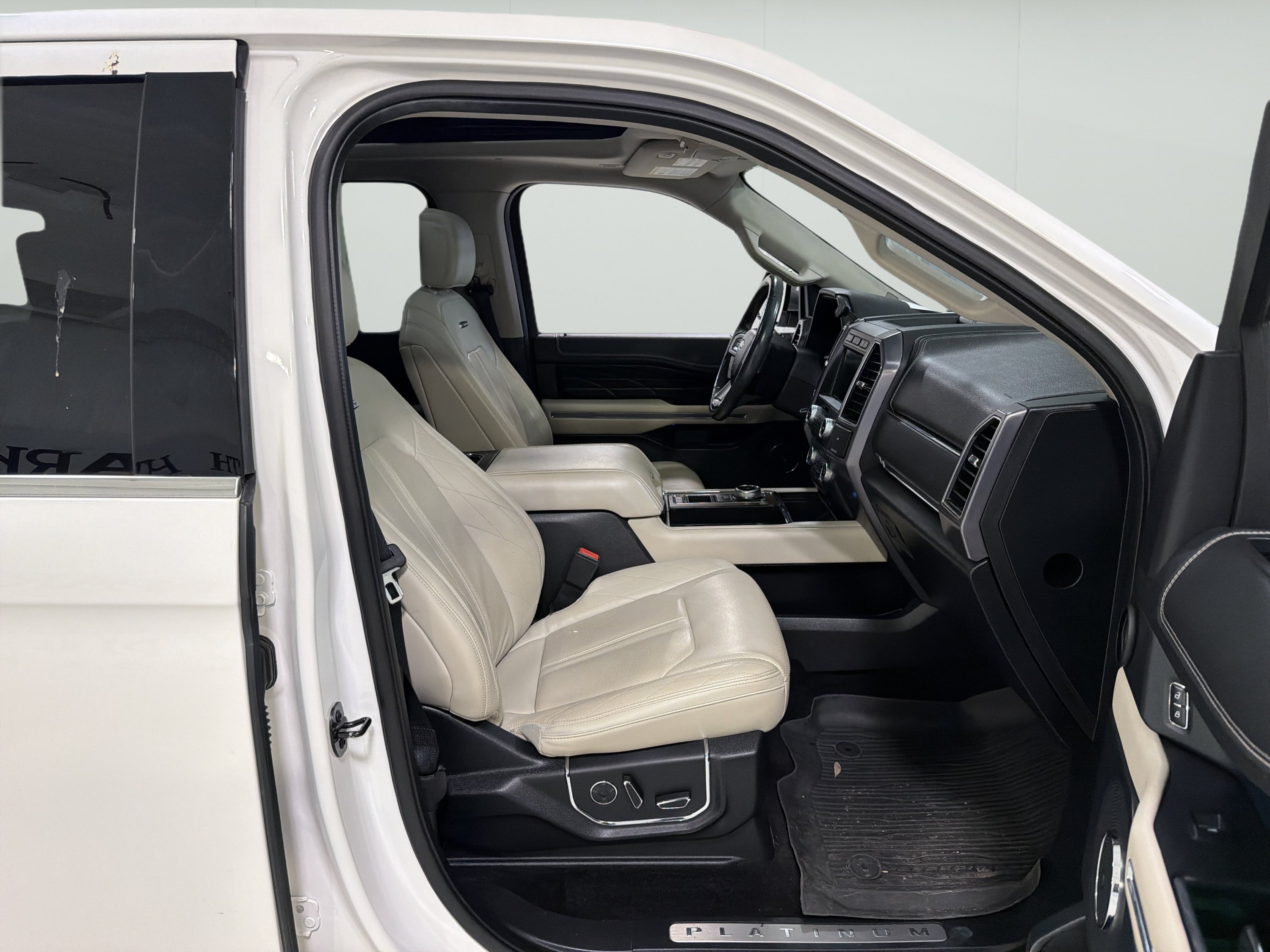 Used 2018 Ford Expedition Platinum RWD image 15