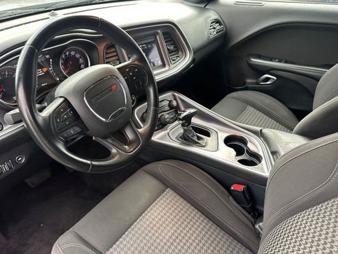 Used 2018 Dodge Challenger SXT image 11