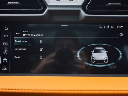 Used 2025 Lamborghini Urus SE image 77