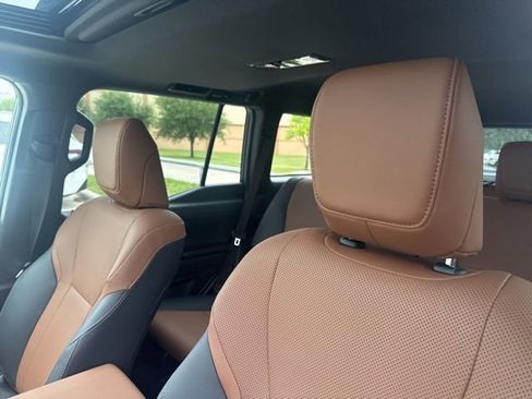 Used 2026 Lexus GX 550 image 10