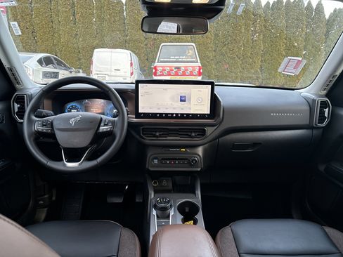 Used 2025 Ford Bronco Sport Outer Banks image 15