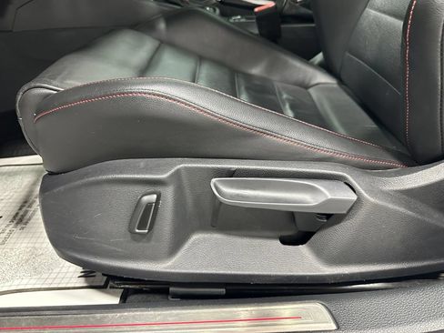 Used 2020 Volkswagen GTI SE FWD image 12