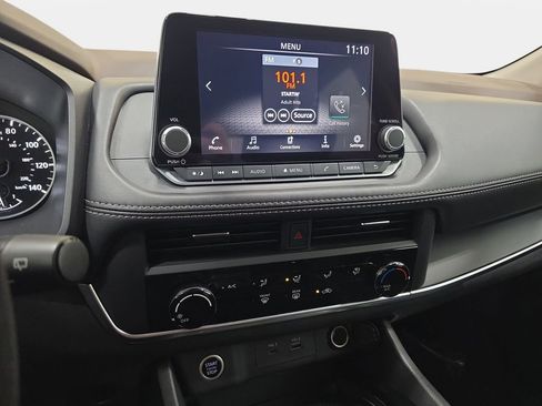 Used 2023 Nissan Rogue S image 19