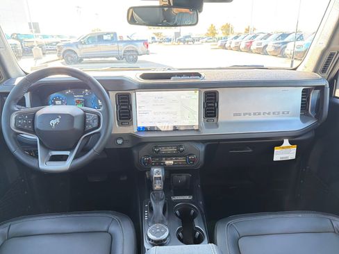 New 2025 Ford Bronco Outer Banks image 12