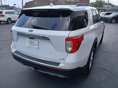 Used 2020 Ford Explorer XLT w/ Equipment Group 202A AWD/4WD image 17