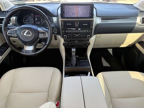 Used 2022 Lexus GX 460 Luxury w/ Off Road Package AWD/4WD image 23