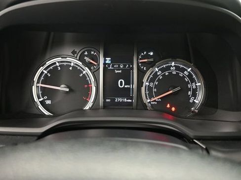 Used 2022 Toyota 4Runner TRD Off-Road Premium AWD/4WD image 11
