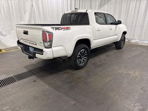 Used 2021 Toyota Tacoma TRD Sport image 3