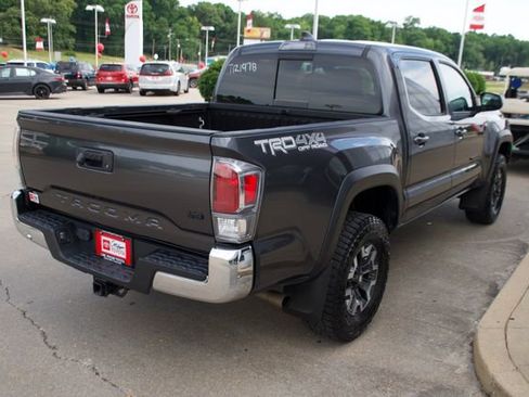 Used 2021 Toyota Tacoma TRD Off-Road AWD/4WD image 5