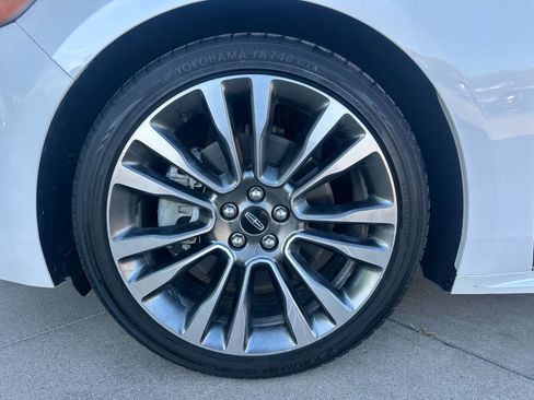 Used 2017 Lincoln Continental Reserve w/ Luxury Package image 48