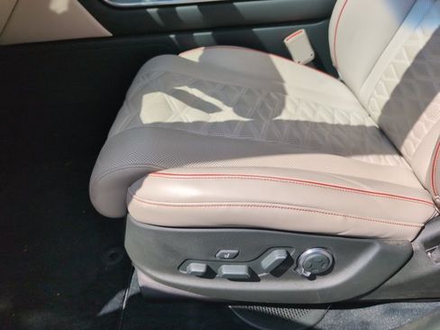 Used 2025 Genesis GV80 3.5T AWD/4WD image 11