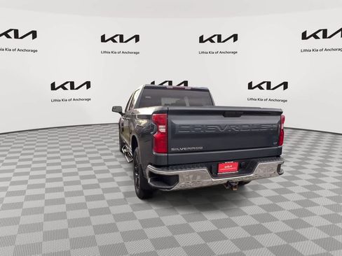 Used 2021 Chevrolet Silverado 1500 LT AWD/4WD image 7