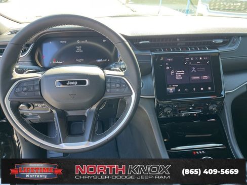 New 2025 Jeep Grand Cherokee L Altitude image 8