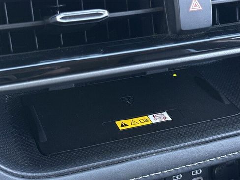 Used 2023 Toyota Highlander Limited image 23