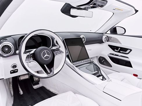 Used 2026 Mercedes-Benz Maybach SL 680 image 2