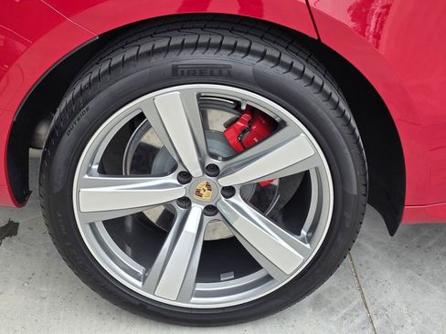 Certified 2025 Porsche Macan GTS AWD/4WD image 34