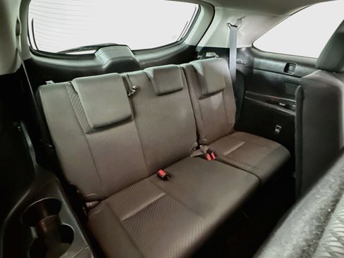 Used 2019 Toyota Highlander LE AWD/4WD image 25