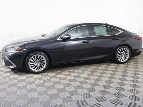 Used 2023 Lexus ES 350 w/ Ultra Luxury Package image 20